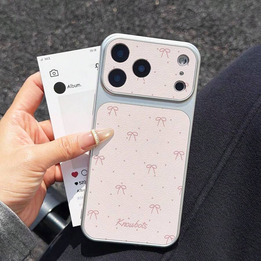 Ốp lưng INS phong cách Hàn Quốc chấm bi hồng nơ tối giản, tương thích với iPhone 17, 17 Pro, 17 Pro Max, 16, 16 Pro, 16 Pro Max, 15, 15 Pro, 15 Pro Max, 14 Pro Max, 14 Pro, 14, 13 Pro Max, 13 Pro, 12 Pro Max, 12 Pro, 11, 11 Pro Max, SE. Ốp bảo vệ điện thoại thời trang. - Nhiều màu - Xem 1