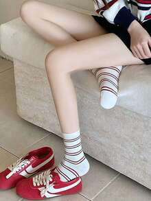 4 Pairs Retro Blue & Red Striped Korean Style Sweet Heart Lace Trim Mid-Calf Socks - Multicolor - View 7