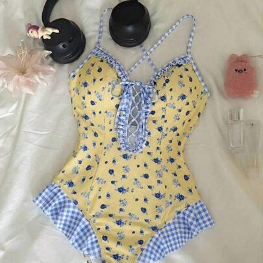 MOD Ruffle Patchwork Front-Tie Strawberry Print Contrast Color One-Piece Swimsuit, Cute, Kawaii - Amarillo - Ver 1