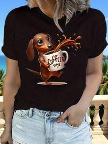 Talla Grande - Talla Grande - Camiseta Casual a la Moda con Cuello Redondo para Mujer en Talla Grande, con Diseño de un Dachshund Sosteniendo una Taza de Café, Título 'Tiempo de Café' - Negro - Ver 2
