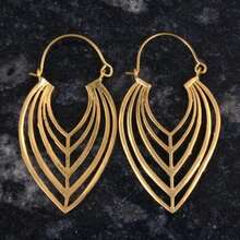 Anting-anting Wanita dengan Desain Daun Berongga yang Modis, Serbaguna untuk Acara Jamuan dan Pesta - Emas - View 1
