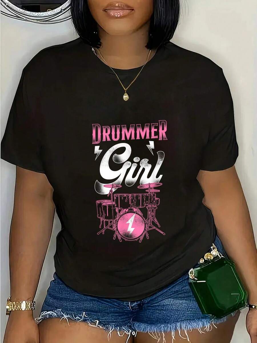 Talla grande - Camiseta de mujer con diseño de baterista - Camiseta negra con diseño de baterista en rosa, top de cuello redondo de tela suave, adecuada para bateristas, conciertos y uso casual diario - Ropa para todas las estaciones, atuendo para conciertos, camiseta con estampado de letras llamativo, ajuste cómodo, camiseta de manga corta, ropa con temática de baterista, camiseta para amantes de la música. - Negro - Ver 1