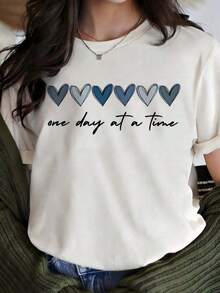 Women's White T-Shirt With Blue Gradient Hearts, Short Sleeve Motivational T-Shirt With "One Day At A Time" Phrase, Mental Health And Peace Aesthetic Top, Minimalist Casual Blouse For Everyday Wear YM1M - 白色 - 查看 6