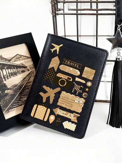 一款印有旅行图案的护照夹，卡通设计，轻巧易用，采用开合式设计，优质合成皮革材质，是情侣、家庭和朋友的理想旅行配件，也适合婚礼、蜜月旅行、商务出行、度假和正式场合，男女皆宜，是旅行者的理想礼物，商务旅行必备，时尚简约风格，开合式设计，方便存放旅行证件。