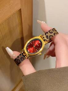 1pc Women's Oval Silver-Black Square Gold-Tone Dial Quartz Casual Watch, Suitable For Daily Wear - Red - View 4