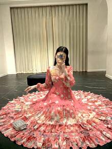 女士优雅现代浪漫花卉印花长袖荷叶边拼接设计奢华摆裙，裙摆饰有荷叶边 - 珊瑚粉 - 查看 4