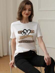 Camiseta Casual de Verano para Mujer con Estampado de Leopardo Vintage y Diseño de Corazón, Cuello Redondo, Manga Corta, Estilo Urbano Vintage, Unisex, Holgada, de Algodón, Camiseta de Manga Corta con Cuello Redondo, blusas para mujer, playeras de mujer, blusas casuales para dama. - Blanco - Ver 3