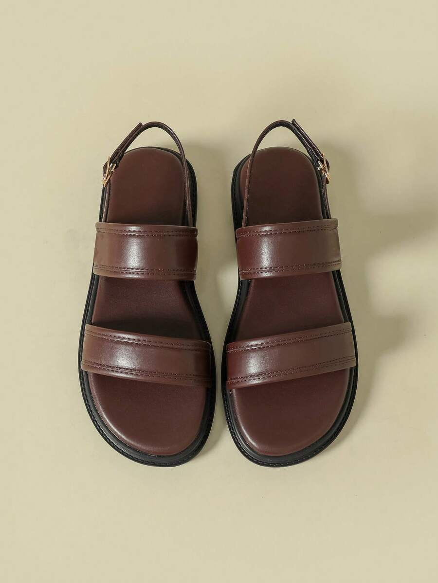 2026 Nuevas sandalias con hebilla para mujer, tacón bajo y suela gruesa, estilo bohemio retro fresco, punta abierta plana, cómoda para maternidad, ligera y de verano, diseño de nicho de lujo no convencional que estiliza las piernas, con tira trasera calada, de unicolor marrón café, transpirable, elegante para vestir, casual y deportiva, con hebilla de metal, sandalias romanas, tallas del 33 al 43