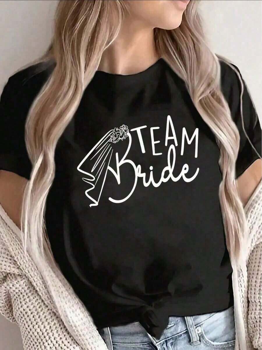 1 pieza de camiseta de manga corta ligera y transpirable para el verano 2026, estampada con la palabra "," perfecta para bodas informales y celebraciones de despedida de soltera, top de verano de manga corta, casual y suave (tallas de EE. UU. ), ropa de mujer a la moda, 180 g, 100% algodón. - Negro - Ver 1