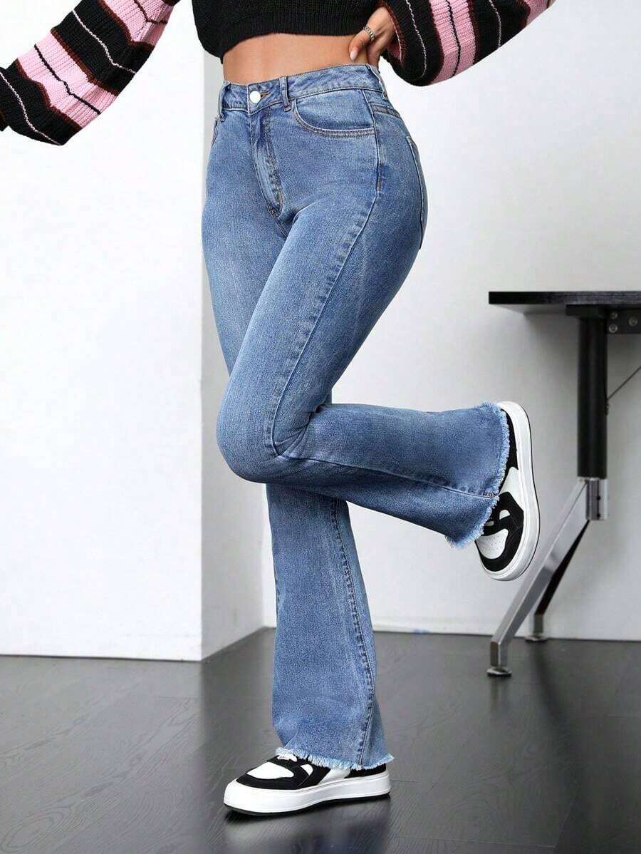 Flare Jeans With Fringe Hem - Lavado medio - Ver 1