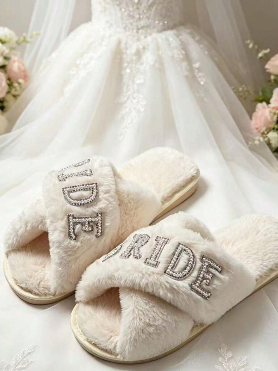 1双女士交叉珍珠水钻新娘装饰毛绒平底拖鞋，软底露趾室内/室外皆可穿着，优雅新娘婚礼派对舒适毛绒拖鞋，乳白色