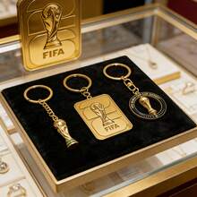 FIFA مجموعة هدايا تذكارية من 3 قطع لكأس العالم 2026 في الولايات المتحدة/المكسيك/كندا، تشمل شعار عسكري ذهبي، قلادة كأس دوارة وقلادة كأس، تصميم ذهبي فاخر عالي الجودة - متعدد الألوان - مشاهدة 9