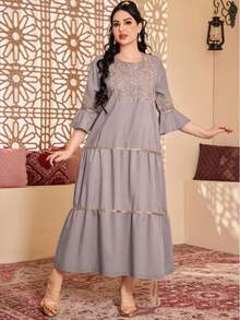 Robe arabe pour femmes gris violet avec broderie or lourde, JALABIA avec ruban tissé, col en V, patchwork de gâteau, manches cloche plissées, gris clair violet, robe élégante, tenue décontractée printemps/été 2026 - Mauve - Voir 3