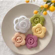 1pc Creative Minimalist Button Shaped Cookie Cutter Mold - Simplistic Flower Pattern Round & Square Baking Cookie Mold For Home Use - Multicolor - View 3