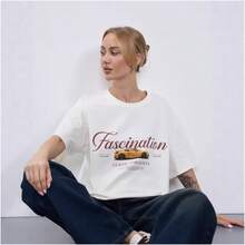 Camiseta de manga corta 100% algodón con estilo urbano, estampado de coches moderno y atractivo, corte holgado y cómodo, una prenda popular. - Negro - Ver 3