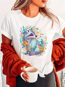 Women's Cotton T-Shirt With Raccoon And Floral Print, Cottagecore Style - Soft, Breathable, Short Sleeve, Crew Neck, Machine Washable, Casual Summer And Spring T-Shirt, Artistic Design, Comfortable Fit - 白色 - 查看 6