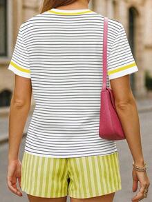 Conjunto de 2 piezas de camiseta de manga corta y pantalones cortos con estampado de corazones y rayas, para uso casual y de vacaciones de mujer - Blanco - Ver 2