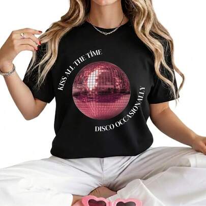 Roze Discobal T-shirt | Ask Me The Vibes Ronde Grafische Print, Harry Kiss All The Time, Discobal Shirt, Herenkleding, Herenkleding, T-shirts voor Heren, Herenoverhemd, Zomeroutfits Heren, Heren Zomerkleding, Bescheiden Zomeroutfits, Jersey Tops Dames, Resortstijl, Dames Zomerkleding, Katoenen Tops, Zomer Tops, Kleding voor Peuterjongens, Kleding voor Peutermeisjes, Shirts voor Tienermeisjes, Kleding voor Tienermeisjes, Tienerjongens, Shirts voor Tienerjongens, Kleding voor Tienermeisjes, Kleding voor Meisjes, Zomerkleding voor Meisjes, Kleding voor Tienerjongens, Unisex, Concertoutfits.