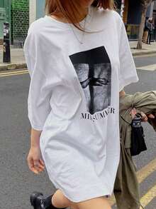Camiseta oversize con gráfico de mano y letra, de hombros caídos, estilo urbano - Multicolor - Ver 10