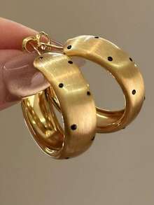 Vintage French Elegant Hollow Clover Textured Earrings, Chic & High-End Earring Hoops For Women (No Card) - Gold - View 11