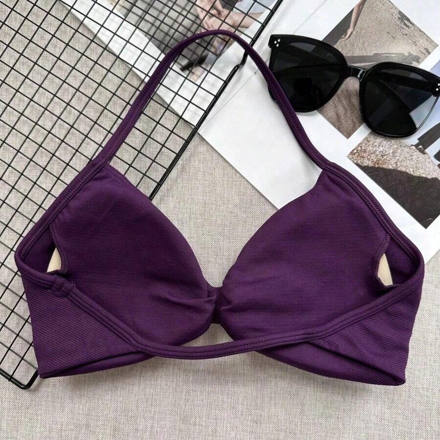 Sujetador tipo camiseta popular, sujetador deportivo sin espalda con tirantes finos para mujer, con soporte ligero, top corto para gimnasio, sujetador de yoga sin costuras con almohadilla plisada, primavera - Morado - Ver 1
