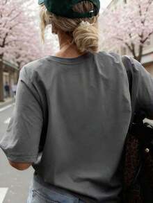 Camiseta Casual de Manga Corta con Cuello Redondo para Mujer, con Estampado de Cerezas Alegres, Corte Regular, Top de Poliéster para Estilo Diario - Transpirable y de Alta Calidad - Gris Oscuro - Ver 4