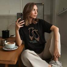 Camiseta estampada con estampado de leopardo retro americano para mujer, holgada y estilizadora, de manga corta y 100% algodón puro. - Negro - Ver 4