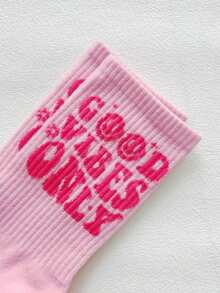 1双女士卡通笑脸字母印花粉色时尚中筒袜，柔软透气，适合休闲、运动和所有季节穿着。 - 彩色 - 查看 3