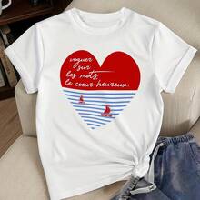 Camiseta casual de manga corta para mujer - Blanca con estampado de corazones, texto en francés y diseño de velero, cuello redondo. - Blanco - Ver 1