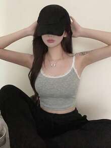女士灰色柔软罗纹针织吊带背心，方领饰以优雅蕾丝花边，展现优雅休闲甜美纯正的街头风夏季装扮 - 灰色 - 查看 4