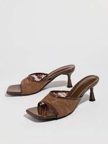 Giày sandal nữ, kiểu mules buộc dây bằng lưới, kiểu dáng cổ điển cho mùa xuân/hè, phù hợp cho các bữa tiệc, tụ họp, đi dạo, biểu diễn, đám cưới và mặc thường ngày ở nhà. Mũi vuông, gót cao mảnh, chất liệu mềm mại và thoải mái, thiết kế xỏ chân tiện lợi, giày màu nâu sô cô la thanh lịch và tinh tế, giày cao gót thời trang. - Màu nâu Sô-cô-la - Xem 5