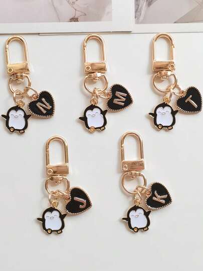 1pc Cute Penguin + Black Heart Initial Letter Keychain, A-Z Personalized Pendant, Unisex Couples Gift, Special Small Present For Dad, Mom, Teacher, Friend, Suitable For Mother's Day, Father's Day, Wedding, Graduation, Teacher's Day