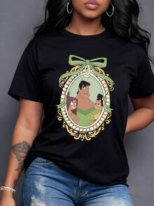 Retrato colorido con marco dorado y lazo verde que simboliza unión y alegría familiar entre amigos sonrientes camiseta para mujer cómoda y moderna - Negro - Ver 1