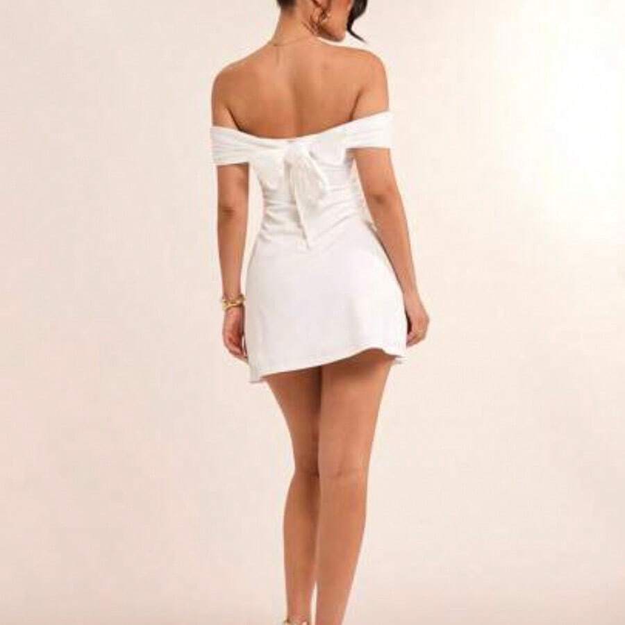 Summer Beach Vacation Solid White Off-Shoulder Back Bow Mini Dress, Suitable For Daily Dating, Night Out, Nightclubs, Parties, Get-Togethers, Cocktail Parties, Pool Parties, Back-To-School Season Clothes, School Season Dresses, Holiday Dresses Women's Dresses, Elegant, Beach Outfits For Woman / Beach, Wedding Guest Dress Women / Bridal Shower Dress White, Graduation Dress / Graduation Outfit, Brunch Outfits For Women, Concert Outfit Women / Rave Outfits Festival / Country Concert Outfi - Blanco - Ver 1