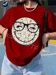 This T-Shirt Is Made Of 100% Fabric, Weighs 6.35 Ounces, And Features A Printed Design Of Glasses And A  Face. It's An Orca Brand Product, Embodying Y2K Style, And Is Perfect For Casual Summer Outings, Outdoor Activities, And Vacations. - 紅色 - 查看 12