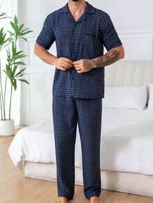 Set pigiama casual da uomo a 2 pezzi con camicia a maniche corte e pantaloni a stampa quadri, abbigliamento comodo per la casa, adatto per primavera/estate - Multicolore - Visualizzare 4