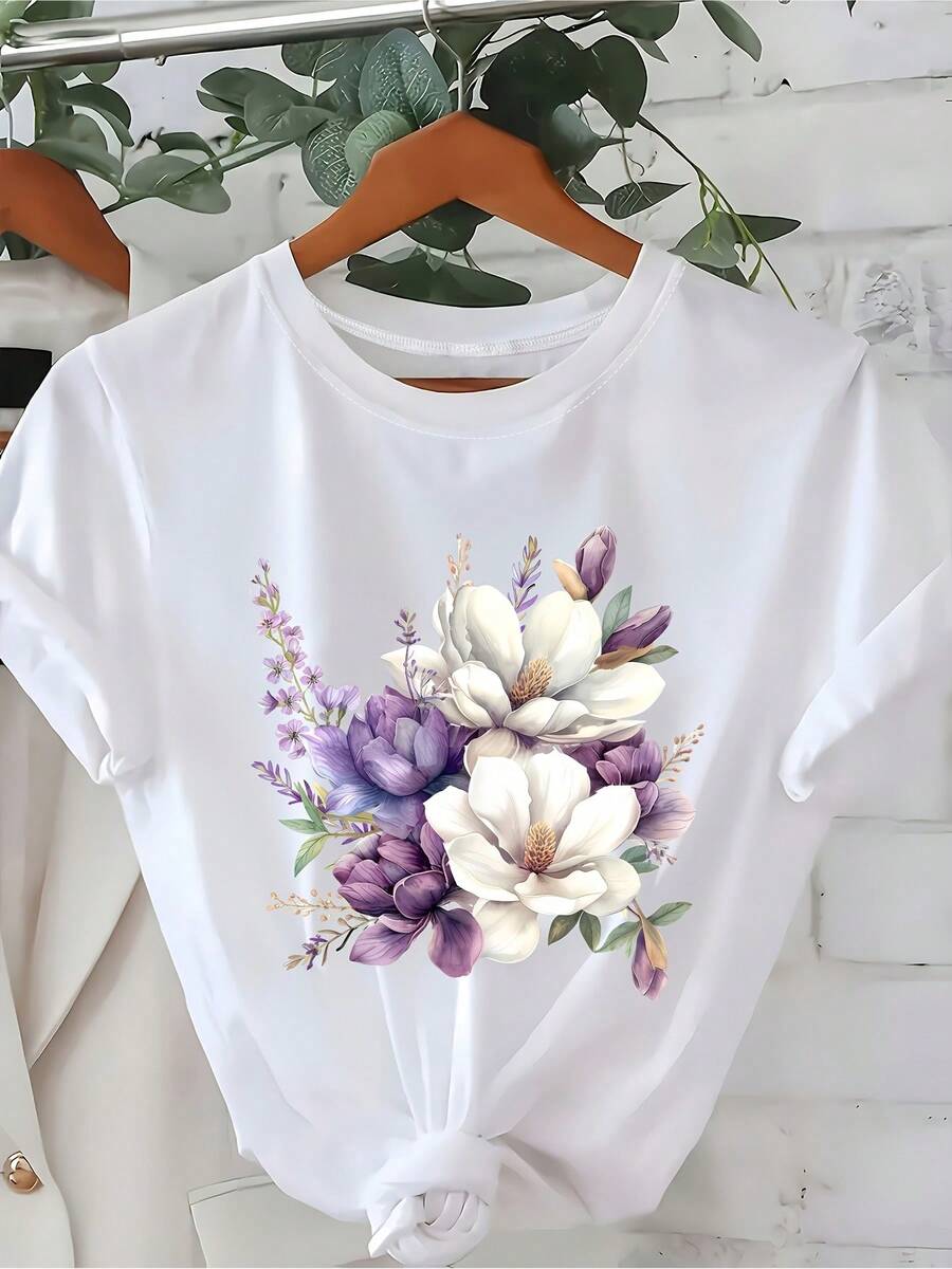 Women's Casual Short-Sleeved T-Shirt With A Purple Floral Print, White And Pink Details, And A Relaxed Crew Neck. It's Machine Washable, Comfortable For Any Season, Easy To Care For, And Suitable For Spring, Summer, And Fall. Vintage Urban Style, Unisex, Cotton, Short Sleeves, And Crew Neck. - 白色 - 查看 1