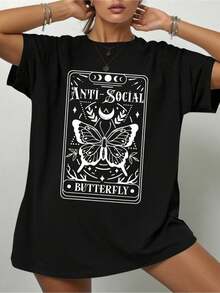 Camiseta  Rostro con Gorra Roja, estampado de perfil con gorra de trenzas, estilo urbano minimalista - Negro - Ver 1