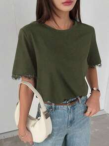 Camiseta de mujer de cuello redondo con encaje de contraste, de manga corta y holgada, para uso casual diario en verano, de vestir informal para mujeres - Verde militar - Ver 3