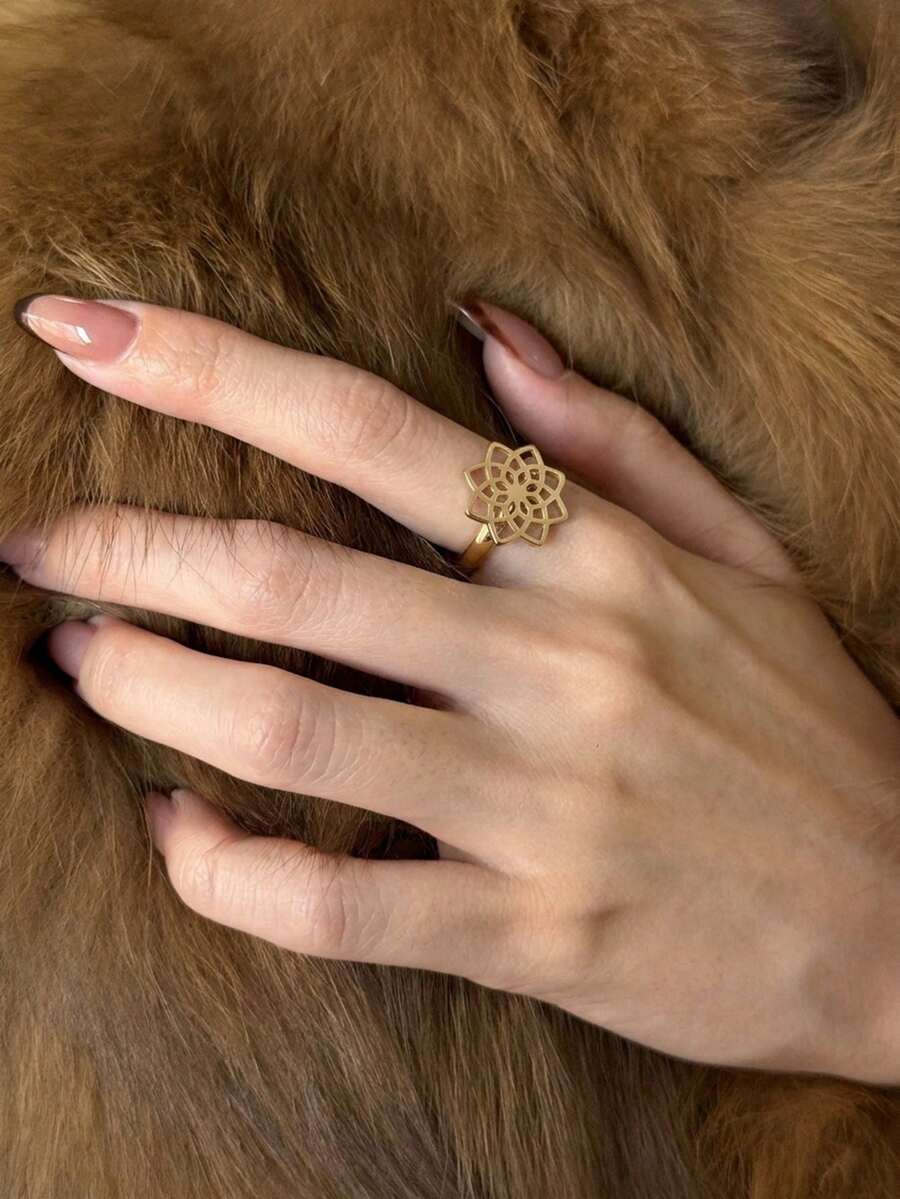 1款复古欧美风格几何镂空圆形戒指,时尚个性,专为女性设计,独特风格,优雅气质,吸睛饰品,情人节送给爱人的母亲和女儿的礼物 - 蓮花戒指 - 查看 1