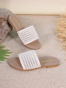 1 paire de sandales plates ajourées et respirantes pour filles, style d'été nouveau, pantoufles de plage d'extérieur - Beige - Voir 1