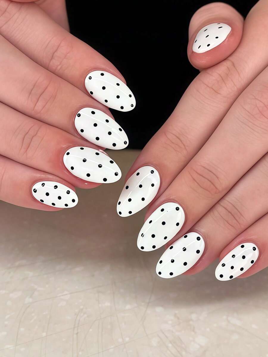24 buah Kuku Palsu Oval Sedang Motif Polkadot Hitam Putih, Modis & Elegan, Dilengkapi dengan 1 Stiker Lem dan 1 Kikir Mini, Cocok untuk Wanita dan Anak Perempuan, Pengiriman Acak - Putih - View 1