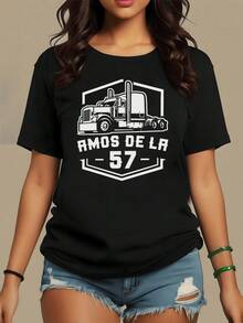 Camión poderoso que simboliza la fuerza del viaje y el espíritu libre de la carretera con número 57 evocando orgullo y determinación en cada ruta camiseta de mujer casual moderna para uso diario - Negro - Ver 1
