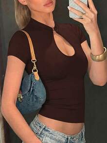 女款素色鏤空短版上衣，性感時尚修身休閒街頭風與晚宴穿搭夏季款 - 褐色 - 查看 3