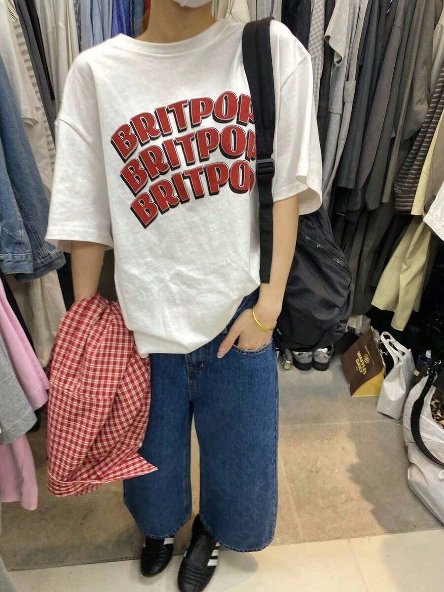 Designed For Modern, Stylish, And Comfortable Women. 100% Cotton - 180 Grams, 100% Cotton, Women's Short-Sleeved T-Shirt, Ideal For Spring/Summer. Korean-Style Print Design. Made With Premium Soft And Breathable Fabric, Designed For All-Day Comfort And Versatile Everyday Wear, Perfect For Casual Outings. - 白色 - 查看 1