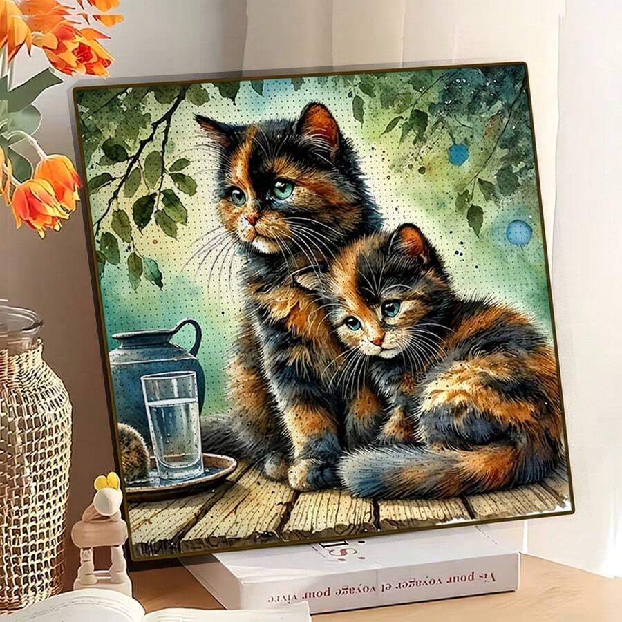 1幅全新5D圆形亚克力钻石画，描绘了两只可爱的玳瑁猫，采用马赛克工艺呈现生动的画面。可作为家居墙面装饰，增添艺术氛围。纯手工制作，饱含心意，是节日送给女友、父母、朋友的理想礼物，传递温暖与关怀。不含画框。 - 圓鑽 - 查看 1