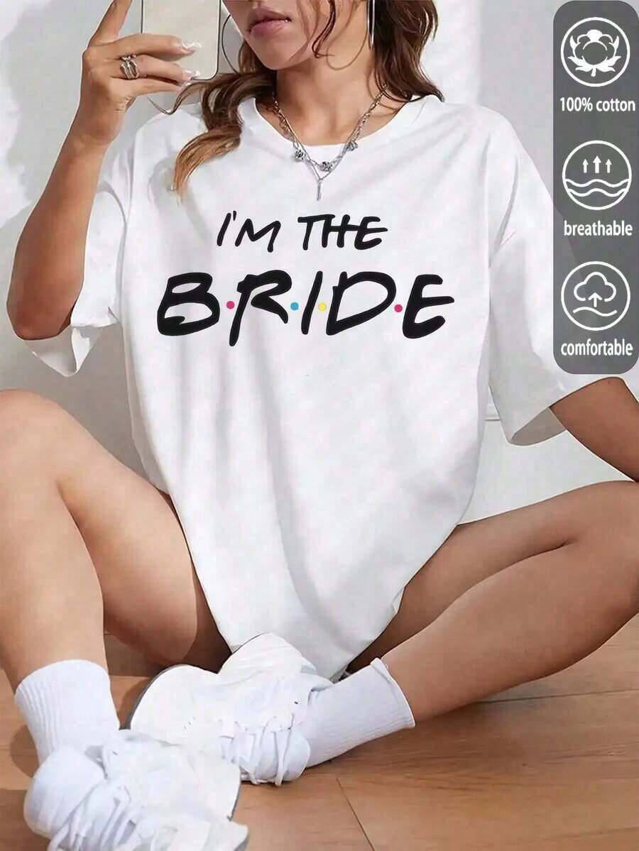 1 pieza de camiseta de moda para mujer, primavera/verano, color sólido, manga corta, corte holgado, cuello redondo, 100% algodón, estampada con el patrón "I'M THE BRIDE", ropa casual de primavera/verano para mujer, ropa urbana, ropa de vacaciones, camisetas de invierno para mujer, camisetas oversize para mujer, camisetas estampadas para mujer, camisetas de manga corta para mujer, top de verano, estilo K-Pop, ropa de mujer, ropa de verano para mujer, jersey, ropa de fiesta, sudaderas para mujer, ropa de invierno para mujer, ropa de verano para mujer, ropa curvy para mujer, sudadera oversize para mujer, para amigas, vacaciones, casual, oficina/salón/hogar/deportes al aire libre/estilo retro/sencillo, diseño divertido, tops casuales para todas las estaciones, camisetas de manga corta para parejas en San Valentín, camisetas un Camiseta de manga corta cómoda y versátil. - Blanco - Ver 1