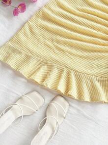 Vestido mini ajustado con cintura ceñida, bajo con volantes y giro asimétrico en el pecho, tejido en rojo, adecuado para vacaciones, citas, té de la tarde, vacaciones, festivales de música, estilo bohemio - Mostaza Amarilla - Ver 7