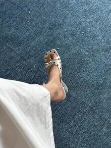 女士舒适蝴蝶结方头波点单带不对称高跟穆勒鞋，优雅白色人造革夏季高跟凉鞋 - 黑與白 - 查看 6