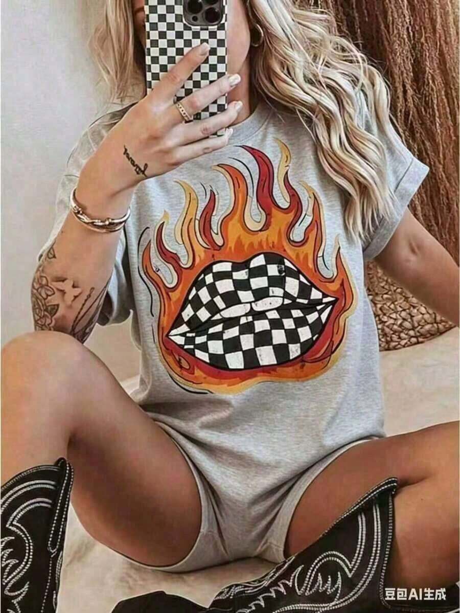Western-Style Plaid Lip Print T-Shirt, Oversized Graphic Tee For Country Concerts, Western Wear, Retro Country T-Shirt, Funny Graphic Tees For Men And Women, Casual Crew Neck Loose Fit T-Shirts, Casual Short Sleeve T-Shirts For Men And Women 2026 - 灰色 - 查看 1